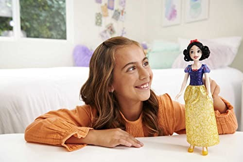 DISNEY PRINCESS FASHION DOLL - SNOW WHITE