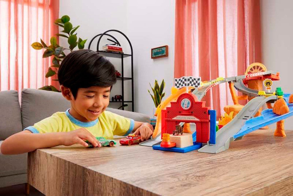 Cars rescue Road raceway