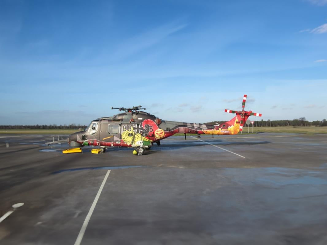 Revell 1/32 Westland Lynx - Special Painting Model Kit