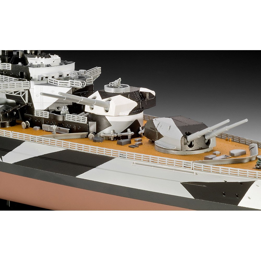 REVELL GERMAN BATTLESHIP TIRPITZ