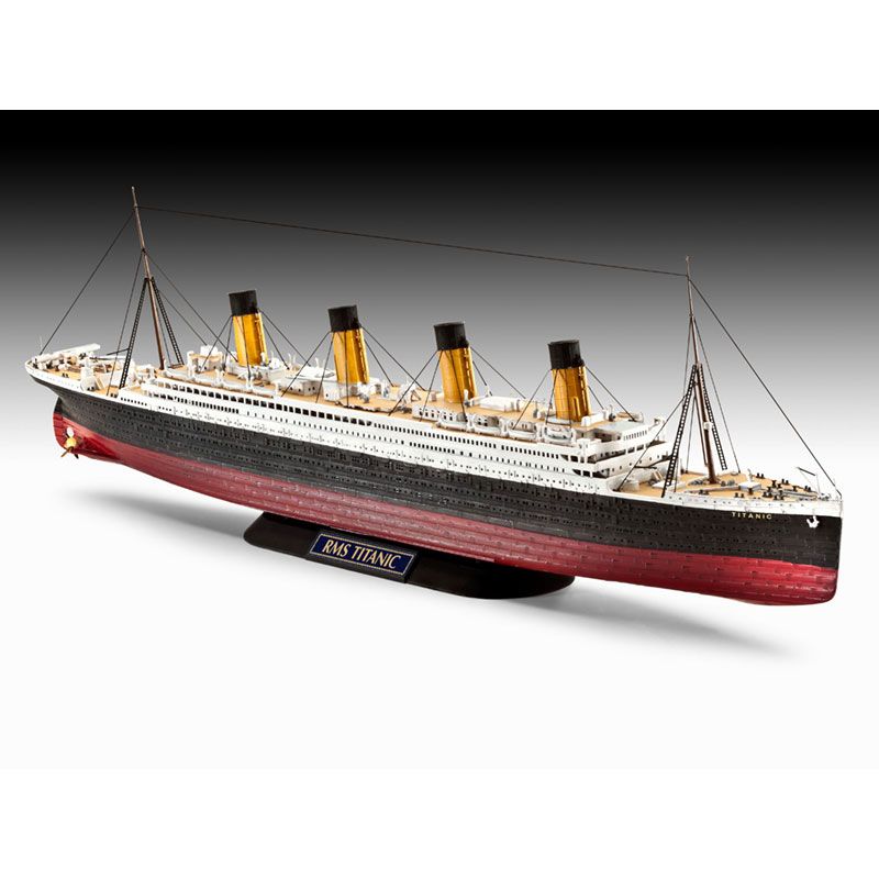 Revell 1/700 R.M.S. Titanic