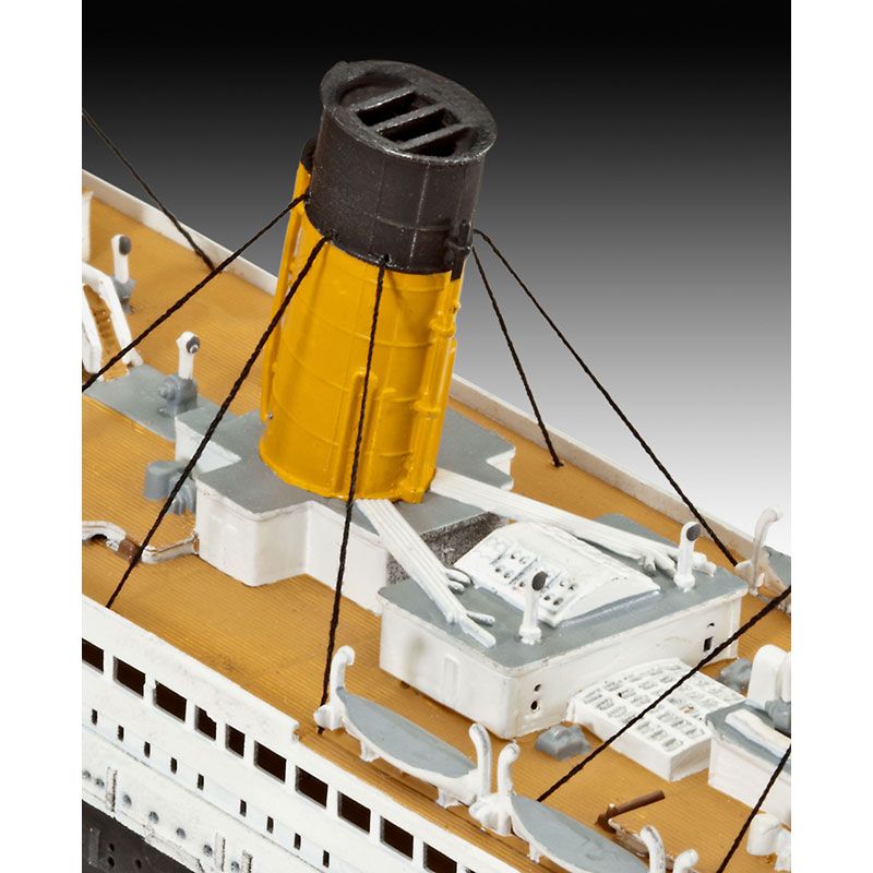 Revell 1/700 R.M.S. Titanic