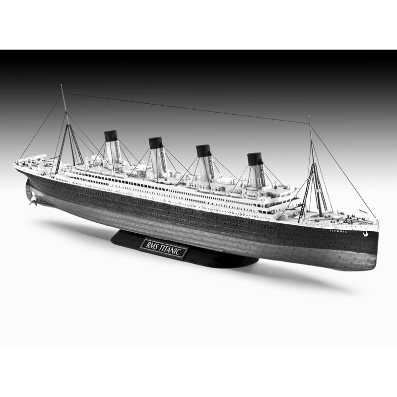 Revell 1/700 R.M.S. Titanic