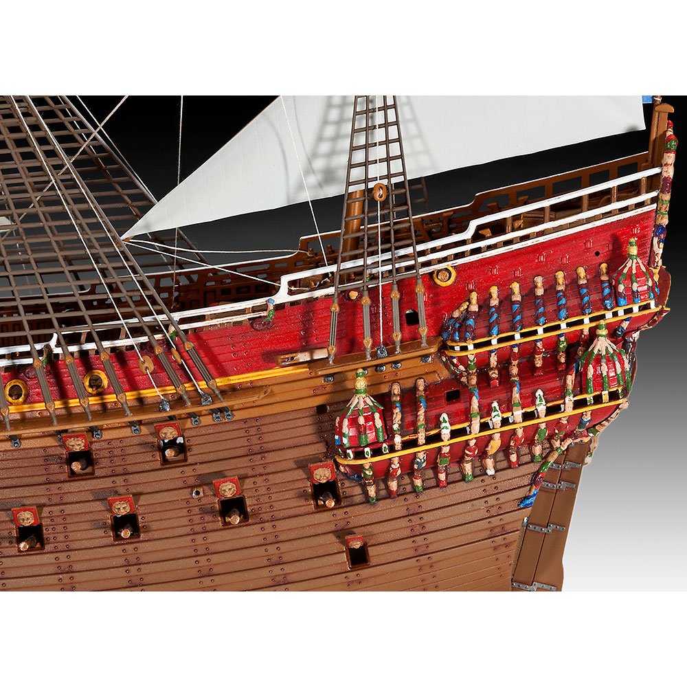 REVELL SWEDISH REGAL WARSHIP VASA