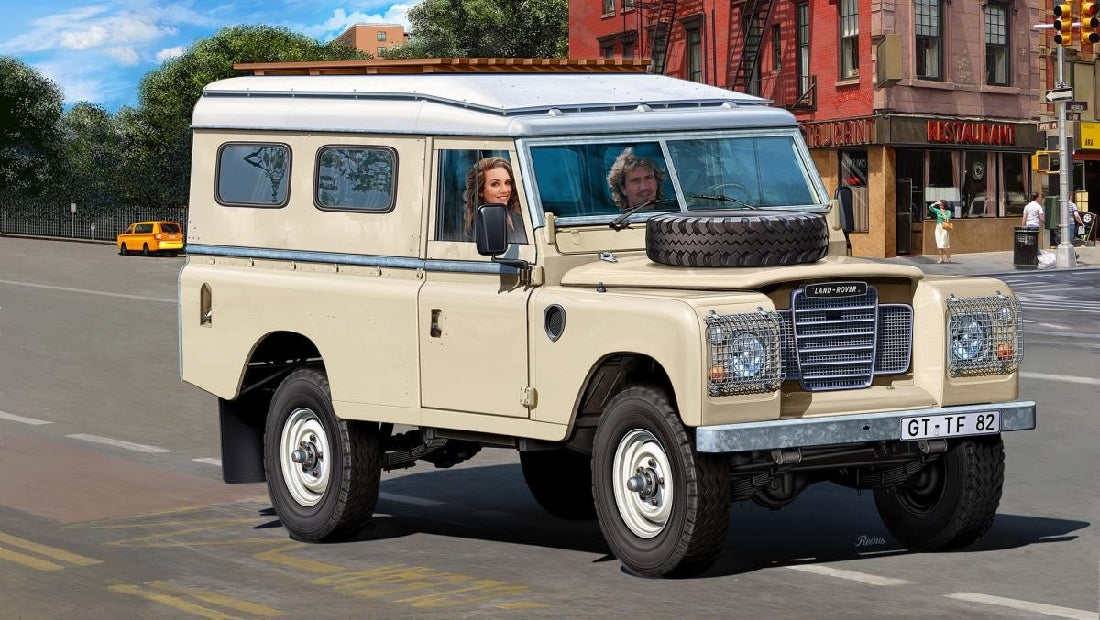 Revell 1/24 Land Rover Series Iii Lwb Model Set