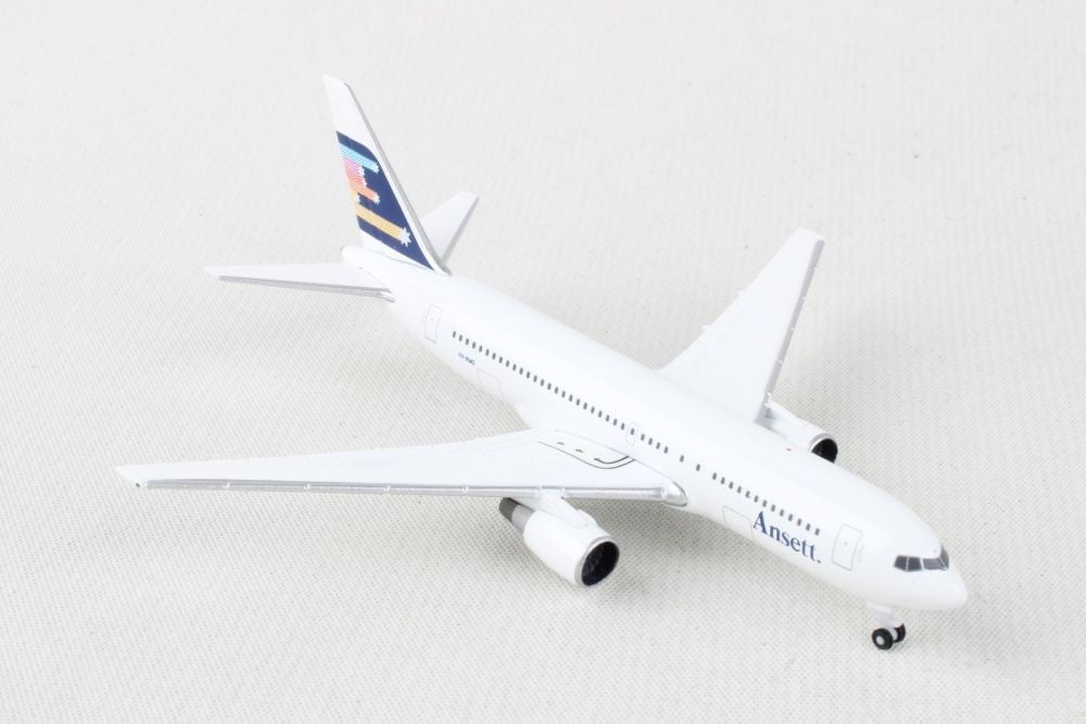 1/500 ANSETT AIRLINES BOEING 767-200 'SOUTHERN CROSS' LIVERY