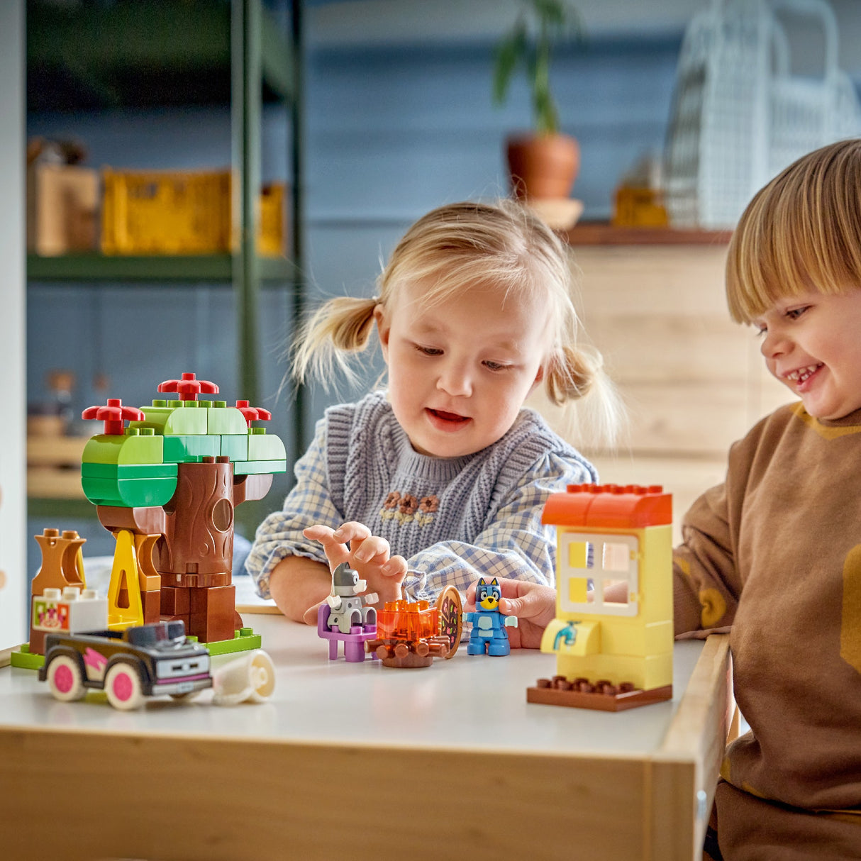 LEGO 10469 DUPLO PIZZA GIRLS WITH MUFFIN AND BLUEY AGE: 2+
