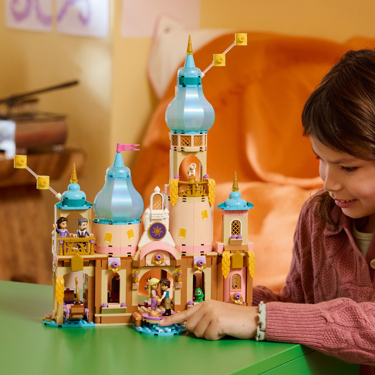 LEGO 43297 DISNEY PRINCESS RAPUNZEL'S CASTLE AGE: 6+