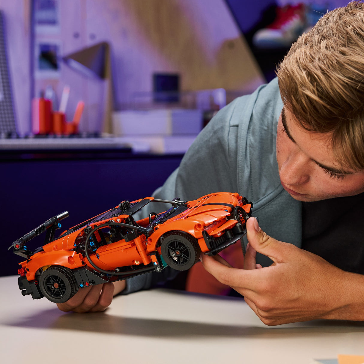 LEGO TECHNIC BUGATTI CHIRON PUR SPORT HYPERCAR 42222 AGE: 9+