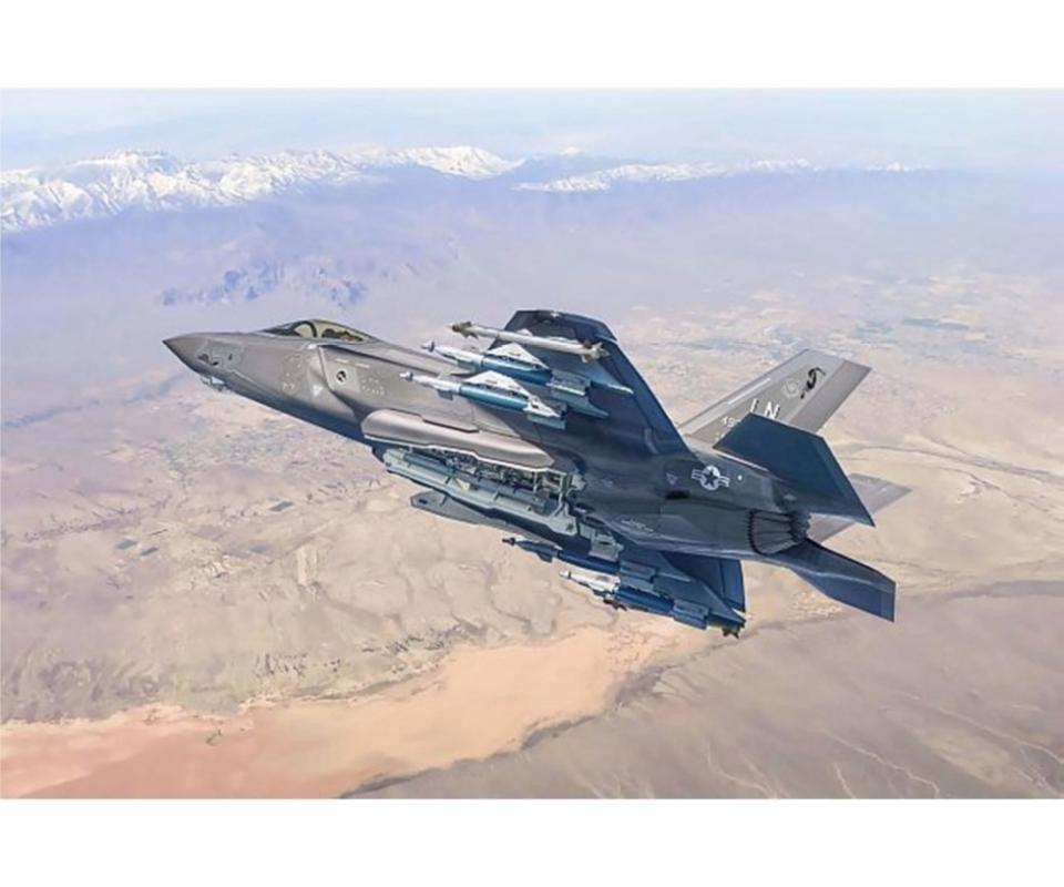 Italeri 1464 F-35a Lightning Ii Beast Mode 1/72 Scale Plastic Model Kit