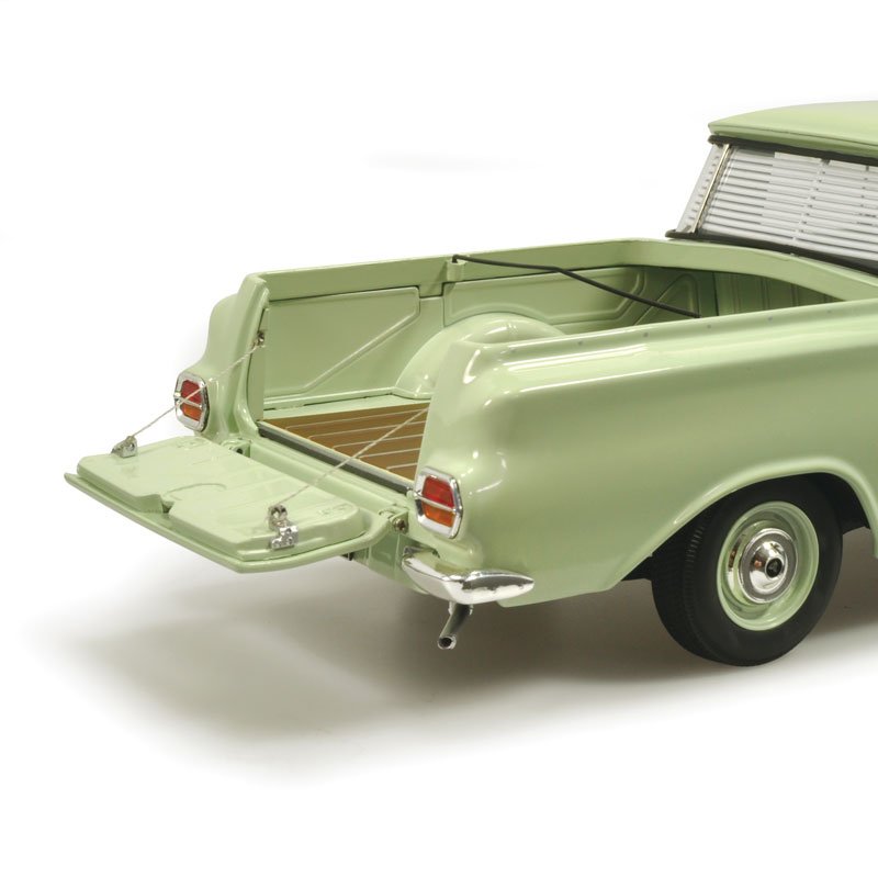 Classic Carlectables 1/18 Holden Eh Utility Balhannah Green