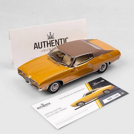 Authentic 1/18 Ford P4 Landau - Tropic Gold