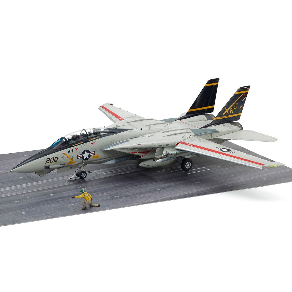 Tamiya 1/48 Grumman F-14a Tomcat (late Model) Carrier Launch Set