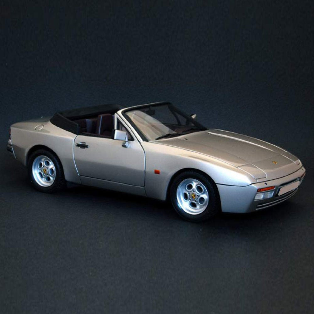 Italeri 1/24 Porsche 944 S Cabrio