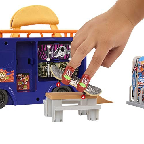 Hot Wheels Skate Taco Truck with 1 Exclusive Fingerboard & Pair of Skate Shoes