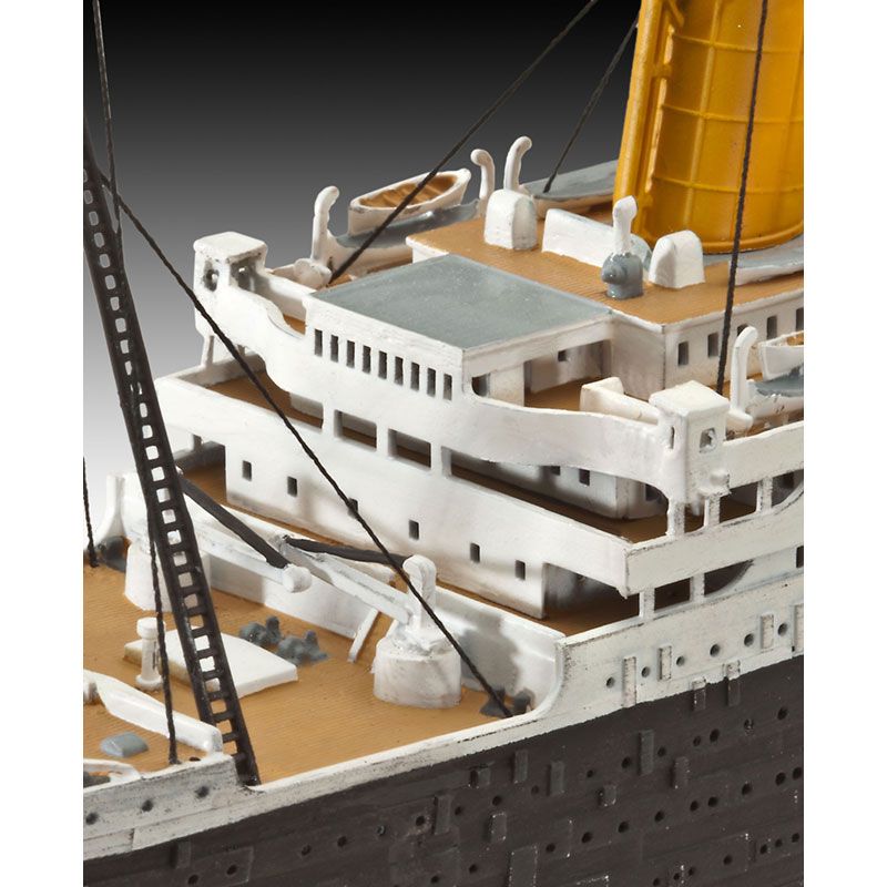 Revell 1/700 R.M.S. Titanic