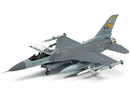 TAMIYA 1/72 F-16CJ WITH EQUIPMENT