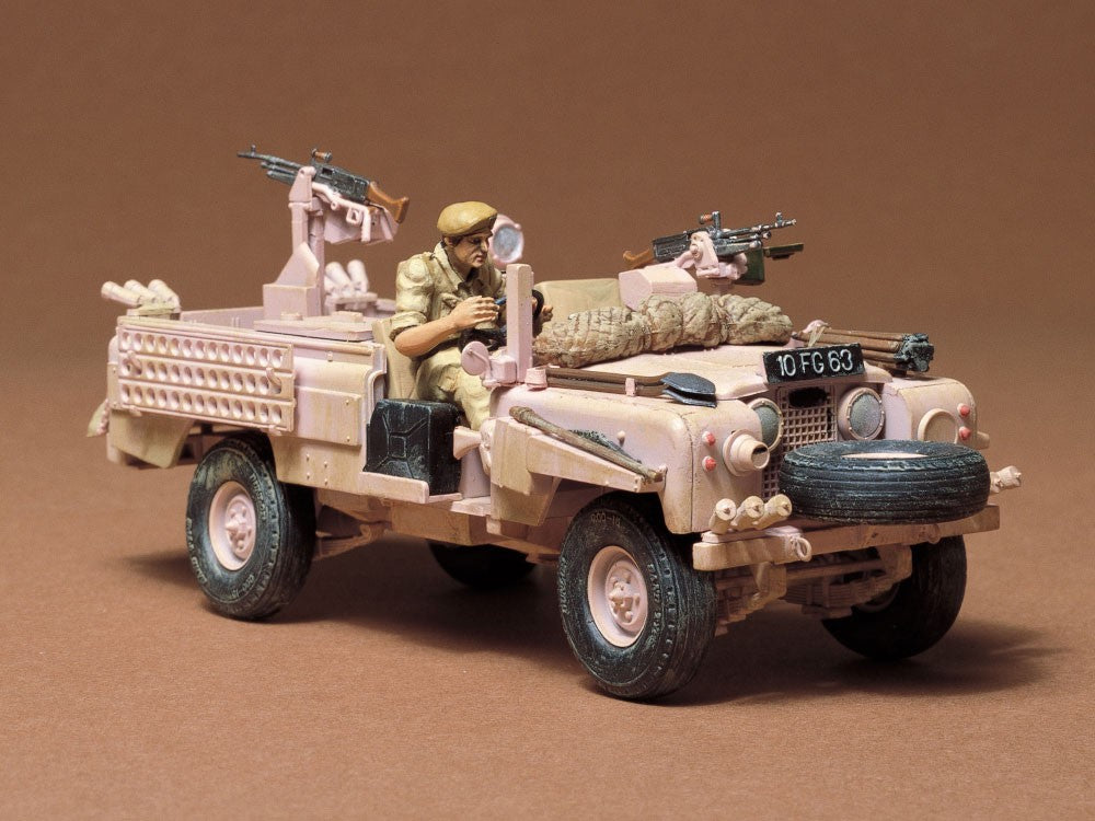 Tamiya 1/35 British S.a.s.land Rover 'pink Panther'