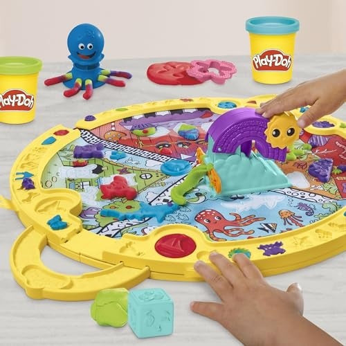 Play-Doh Fold & Go Playmat Starter Set  