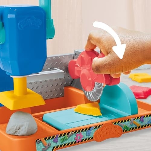 Play-Doh Stamp & Saw Tool Bench Playset, Construction Toys for Boys & Girls 3 Years & up, Kids Arts & Crafts