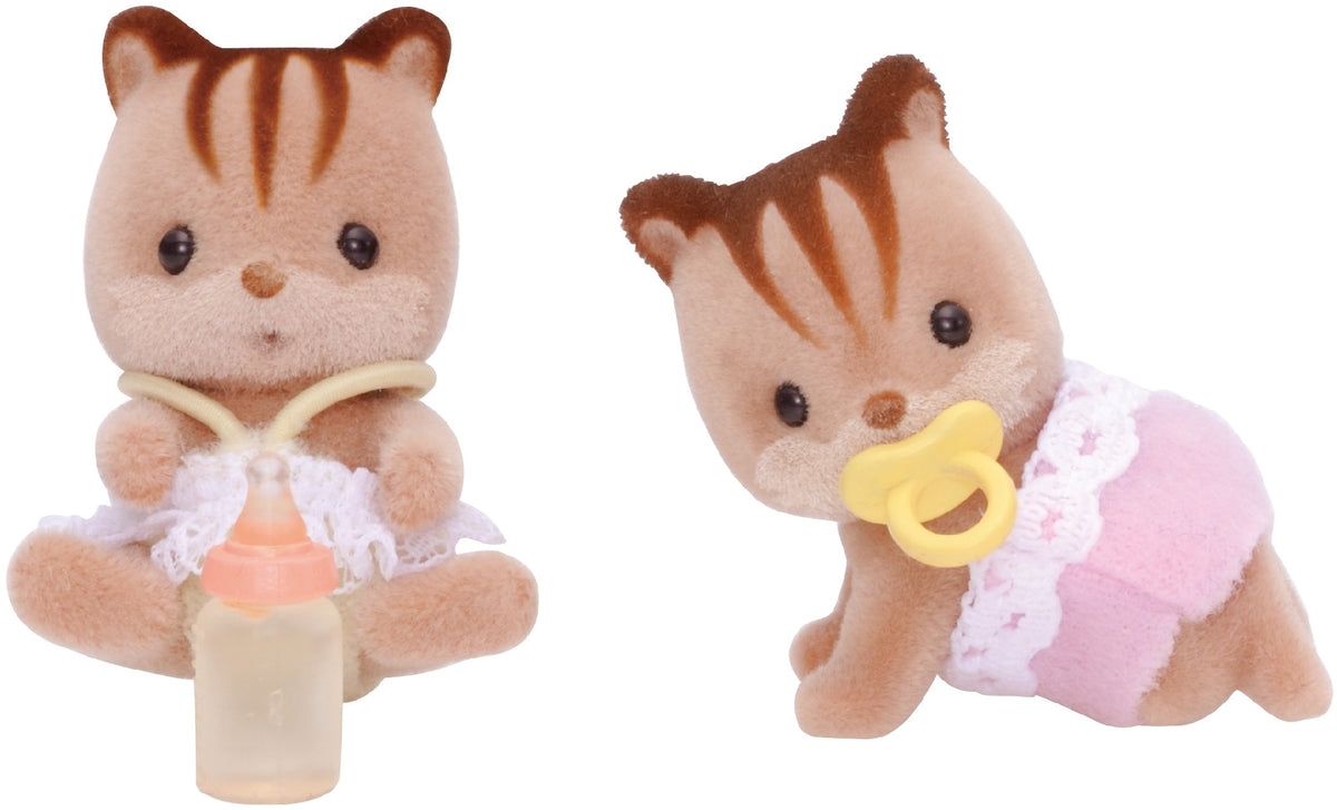 Sf - Walnut Squirrel Twins