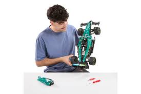 Meccano Pro 1/ 8 Aston Martin F1 Aramco Race Car