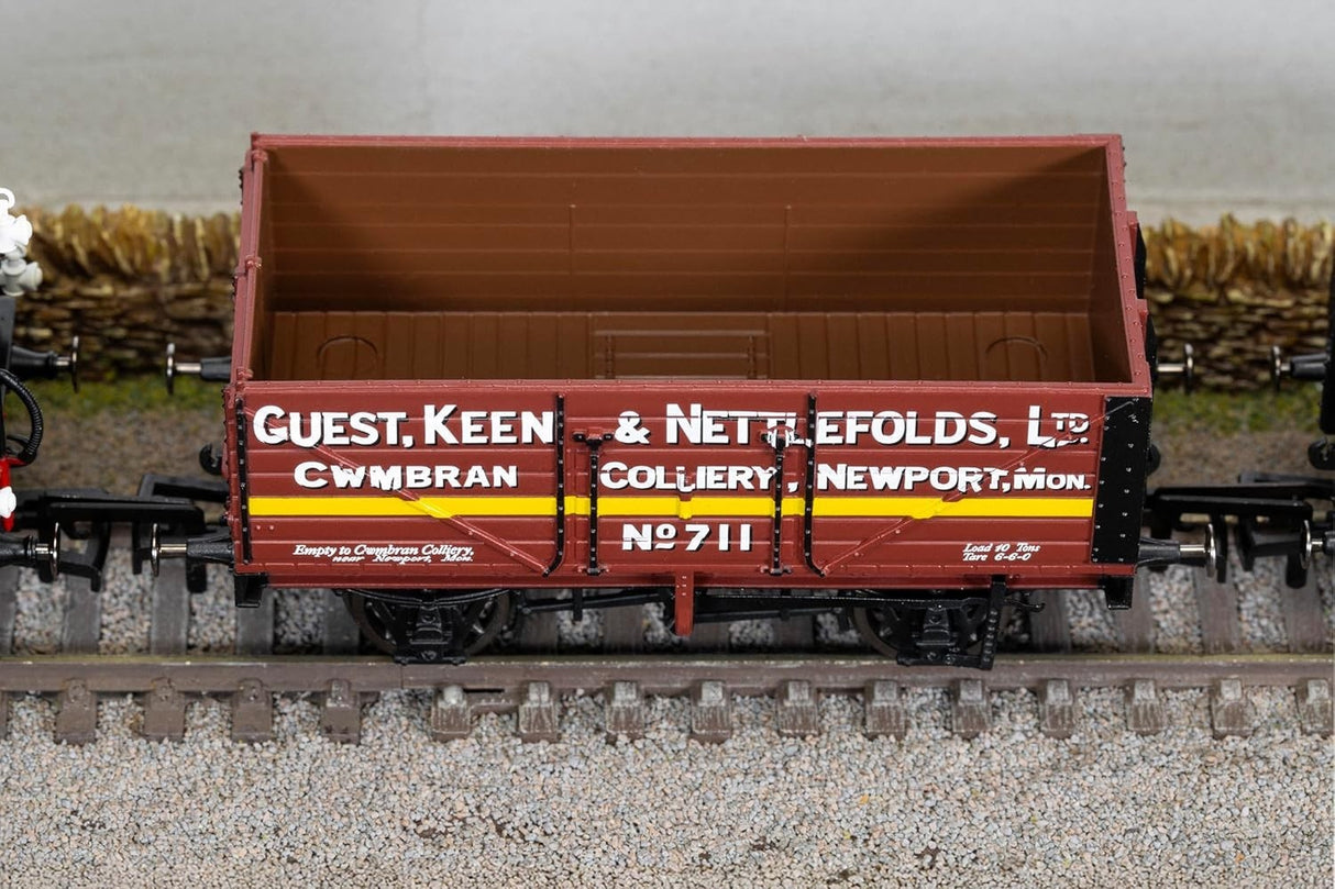 HORNBY GUEST KEEN & NETTLEFOLDS 7 PLANK WAGON NO111