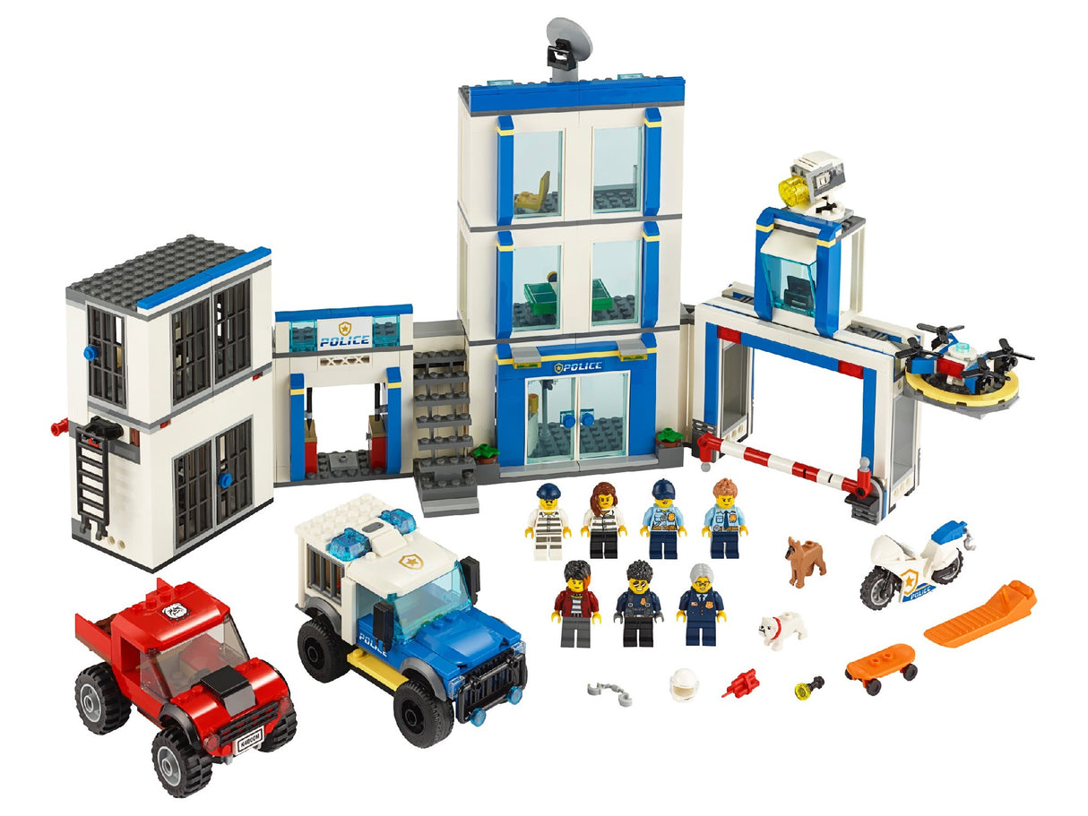 LEGO CITY POLICE STATION 60246 AGE: 6+