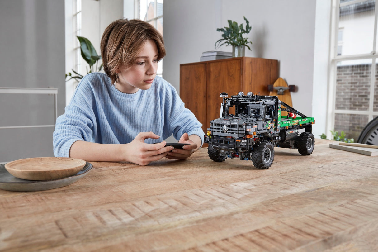 LEGO TECHNIC APP-CONTROLLED 4X4 MERCEDES-BENZ ZETROS TRIAL TRUCK 42129 AGE: 12+