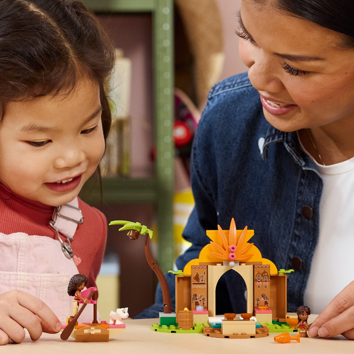 LEGO 43282 DISNEY PRINCESS VILLAGE HOUSE & BOAT AGE: 4+