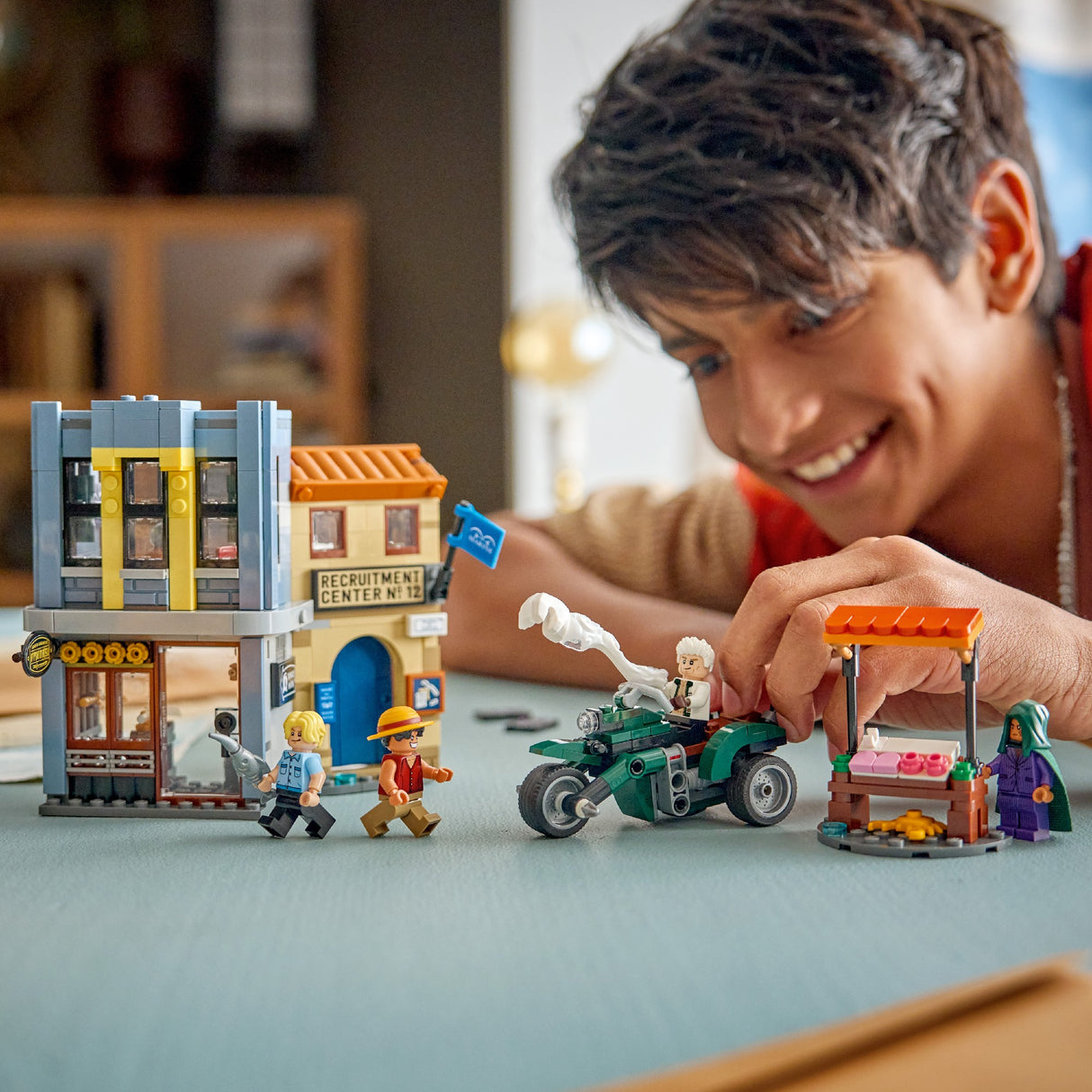 LEGO 75642 ONE PIECE SHOWDOWN WITH CAPTAIN SMOKER AGE: 9+