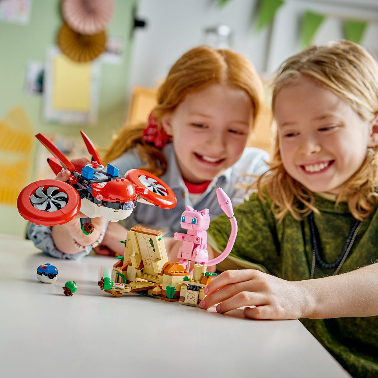Lego 72161 Pokemon Smart Play™: Drone Search For Mythical Mew Age: 8+