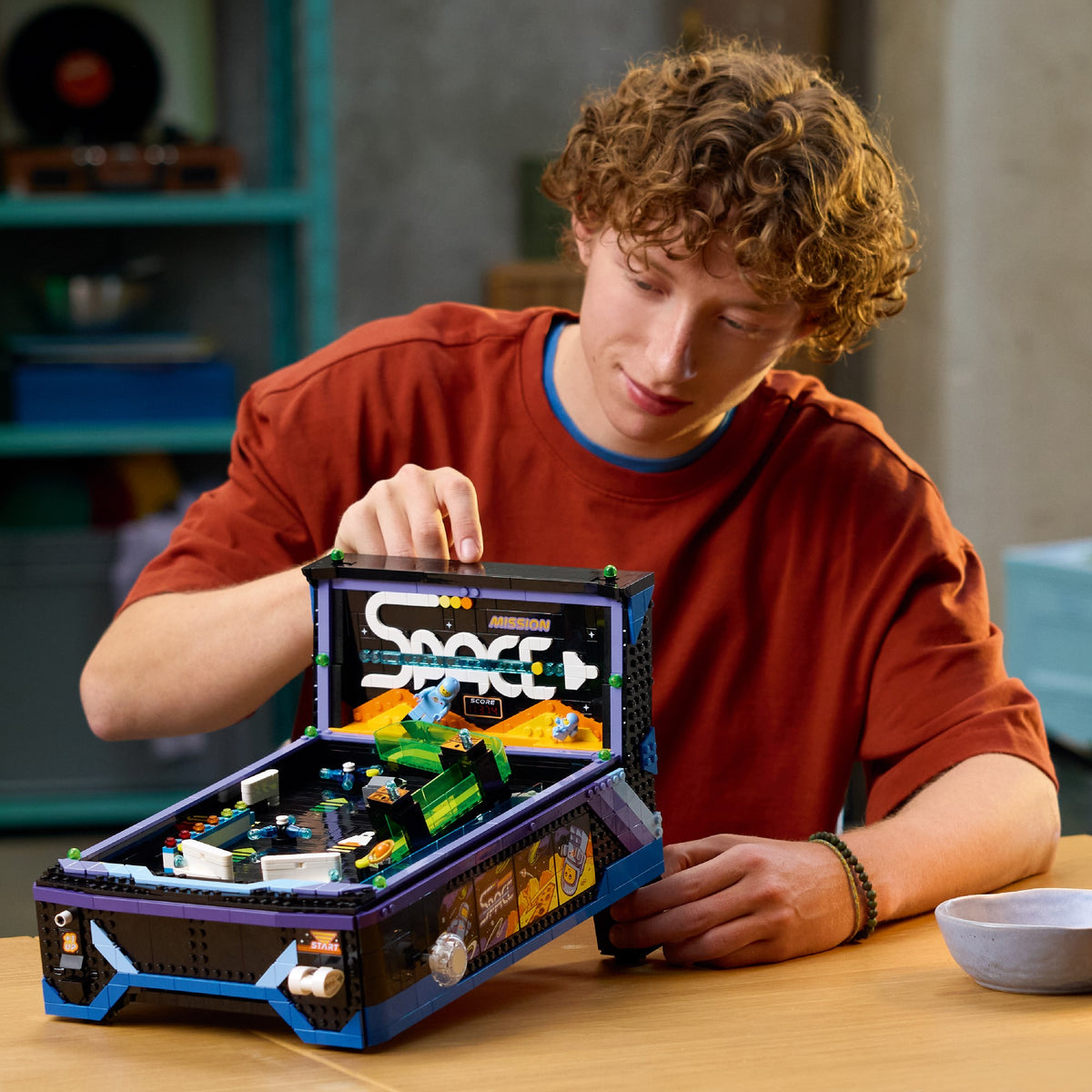 LEGO 11374 ICONS ARCADE PINBALL MACHINE