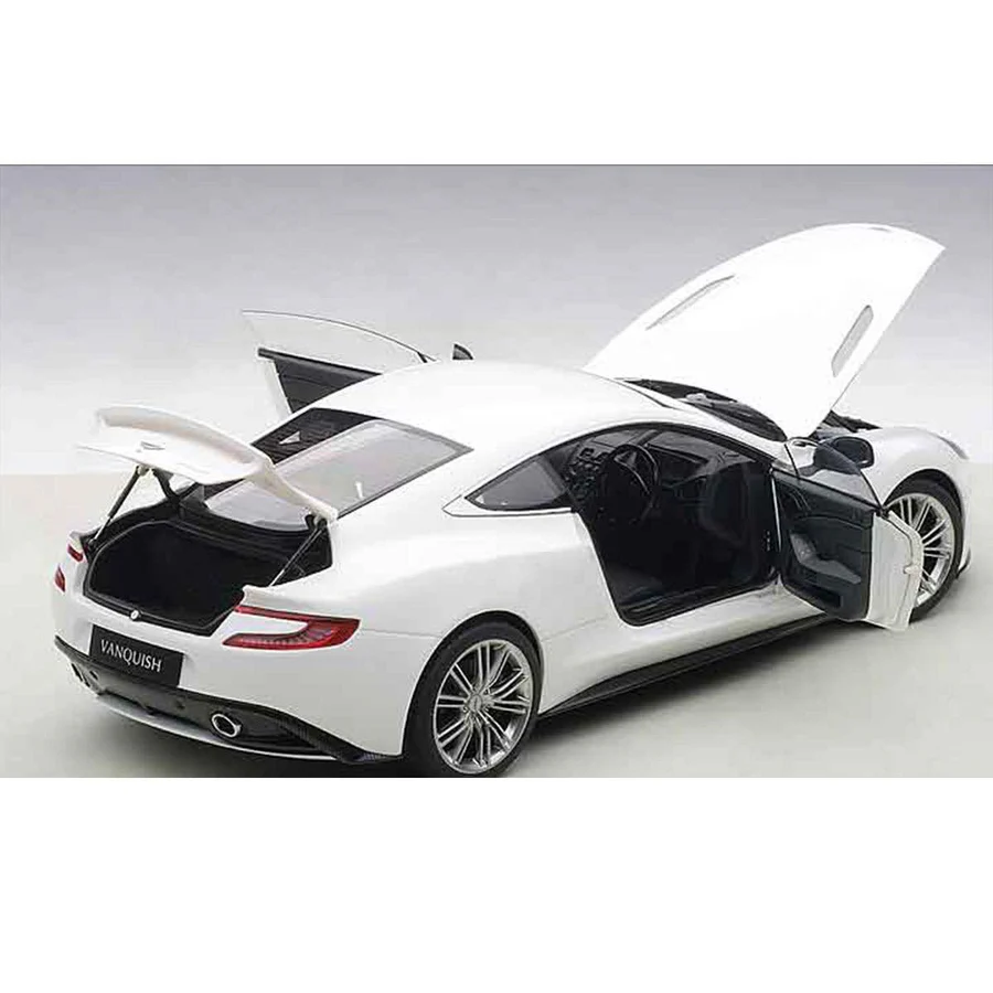 AUTOART 1/18 ASTON MARTIN VANQUISH 