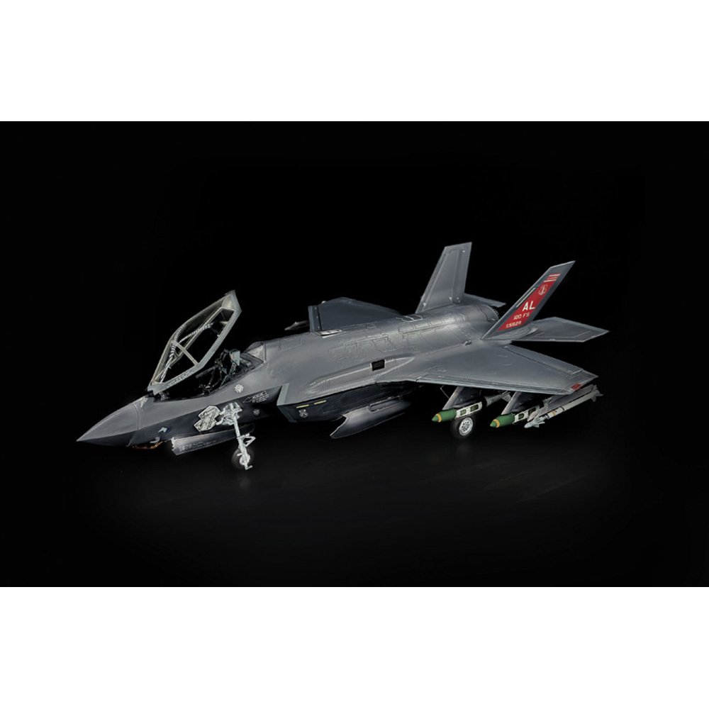 Italeri 1/48  F-35A Lightning Ii (Beast Mode)
