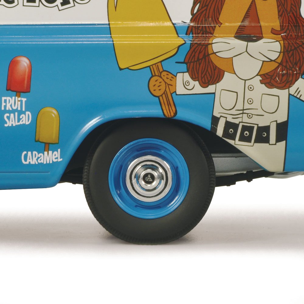 CLASSIC CARLECTABLES 1:18 HOLDEN EH PANEL VAN - STREETS - TASTES OF AUSTRALIA COLLECTION #5