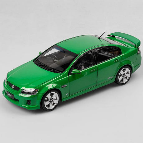 Authentic 1/18 Holden Ve Commodore Ss V - Atomic Green