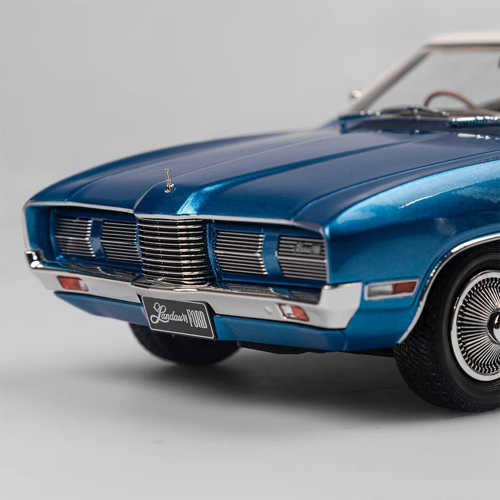 Authentic 1/18 Ford P4 Landau - Cosmic Blue 