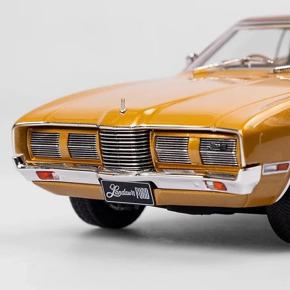Authentic 1/18 Ford P4 Landau - Tropic Gold